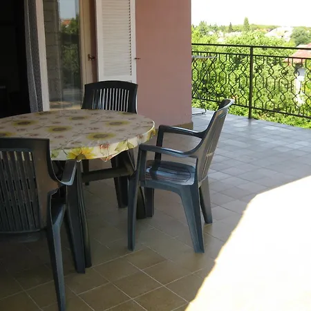 Emilia Apartment *