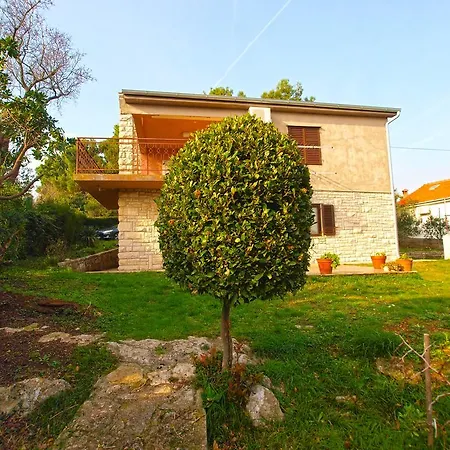 Apartment Emilia *