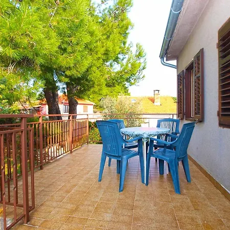 Apartment Emilia Premantura