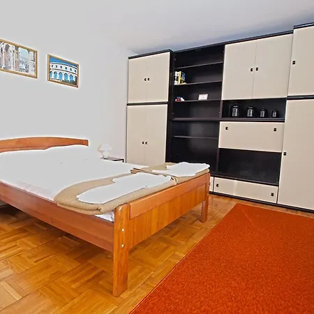 Emilia Apartment
